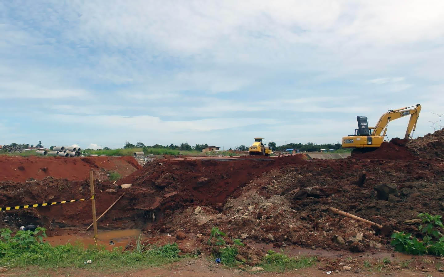 Pekerjaan Jalan dan Saluran Boxculvert Desa Cijantra