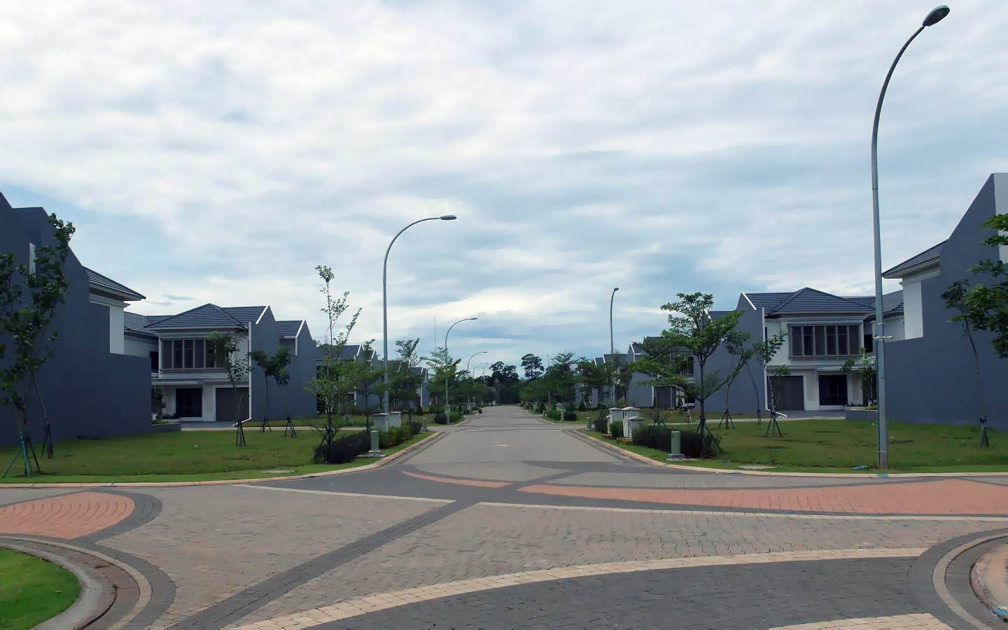 Pekerjaan Jalan dan Saluran Cluster Lux More