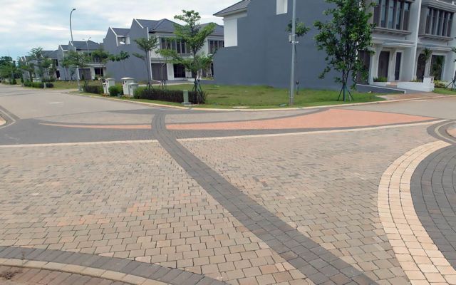 Pekerjaan Jalan dan Saluran Cluster Lux More