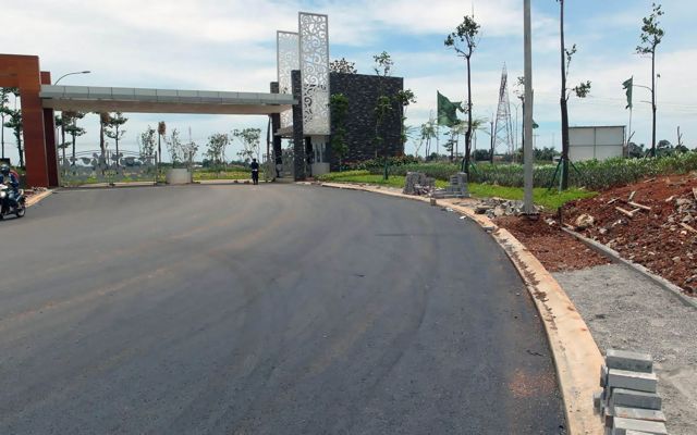 Pekerjaan Jalan dan Saluran ROW 18