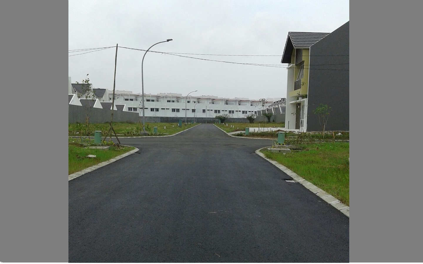 Pekerjaan Pengaspalan Jalan Cluster Fresco Citra Raya
