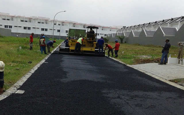 Pekerjaan Pengaspalan Jalan Cluster Fresco Citra Raya