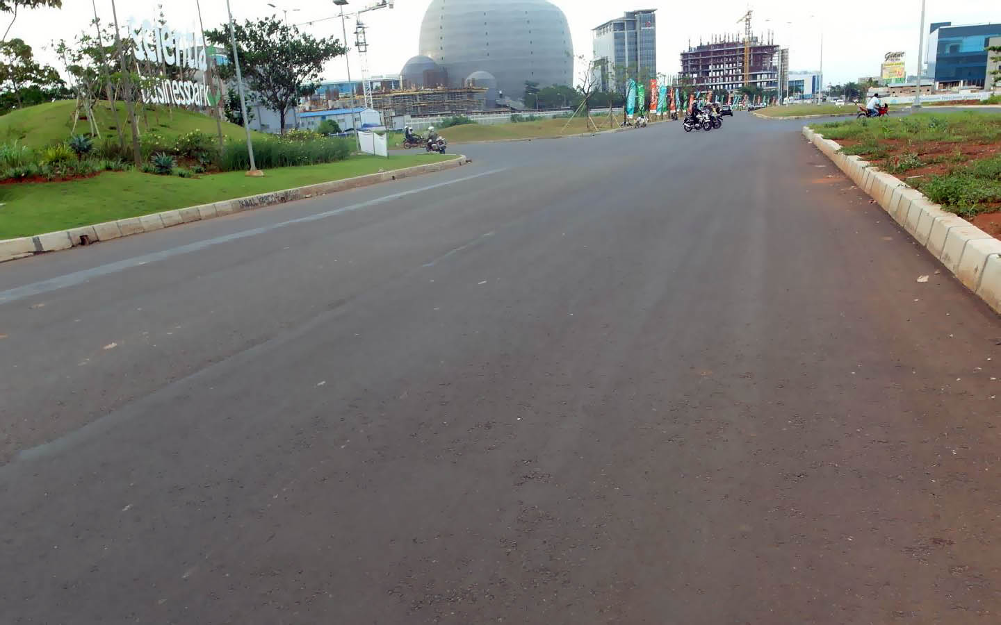 Pelebaran Jalan Boulevard ROW 33