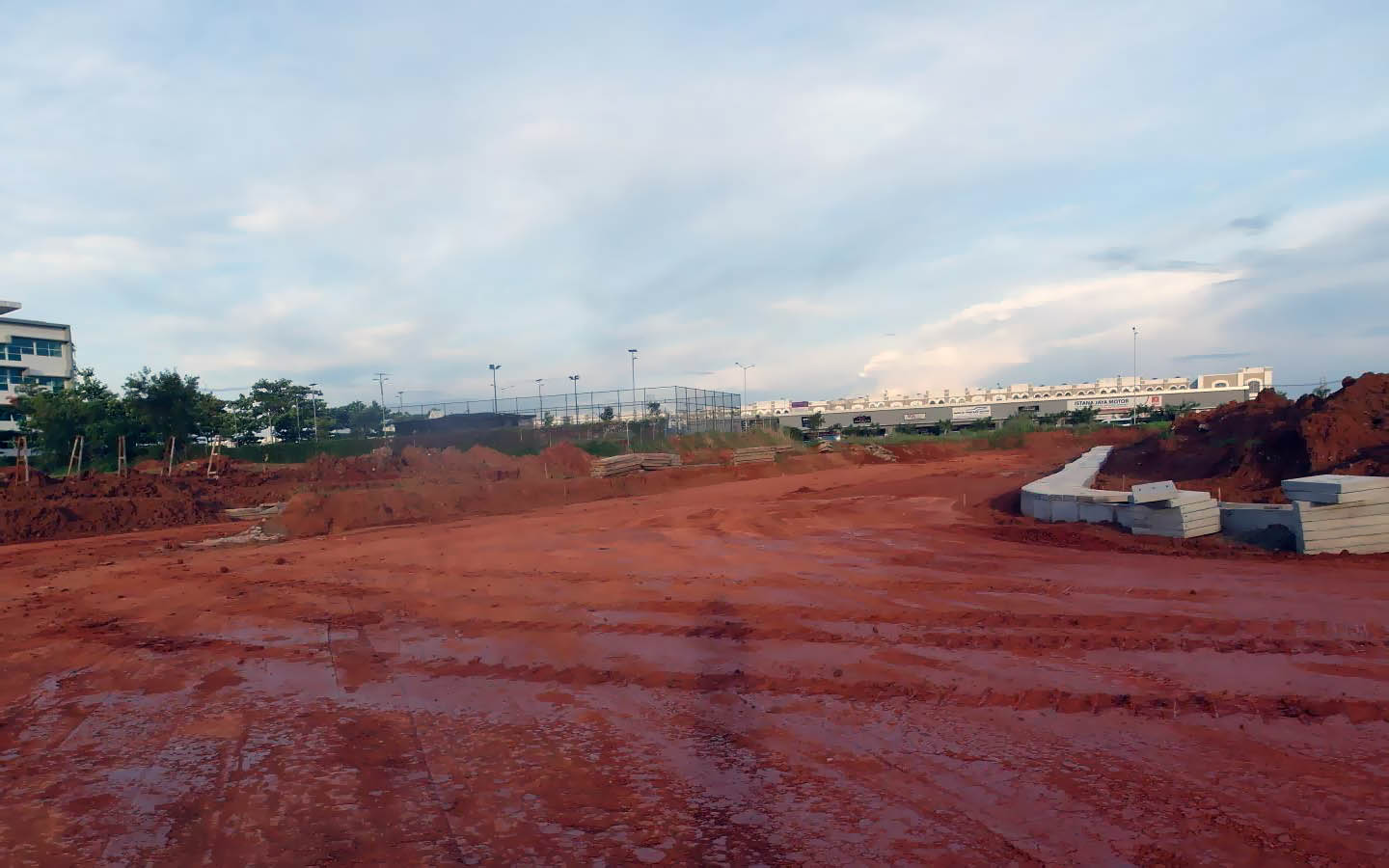 Pelebaran Jalan dan Saluran ROW 32