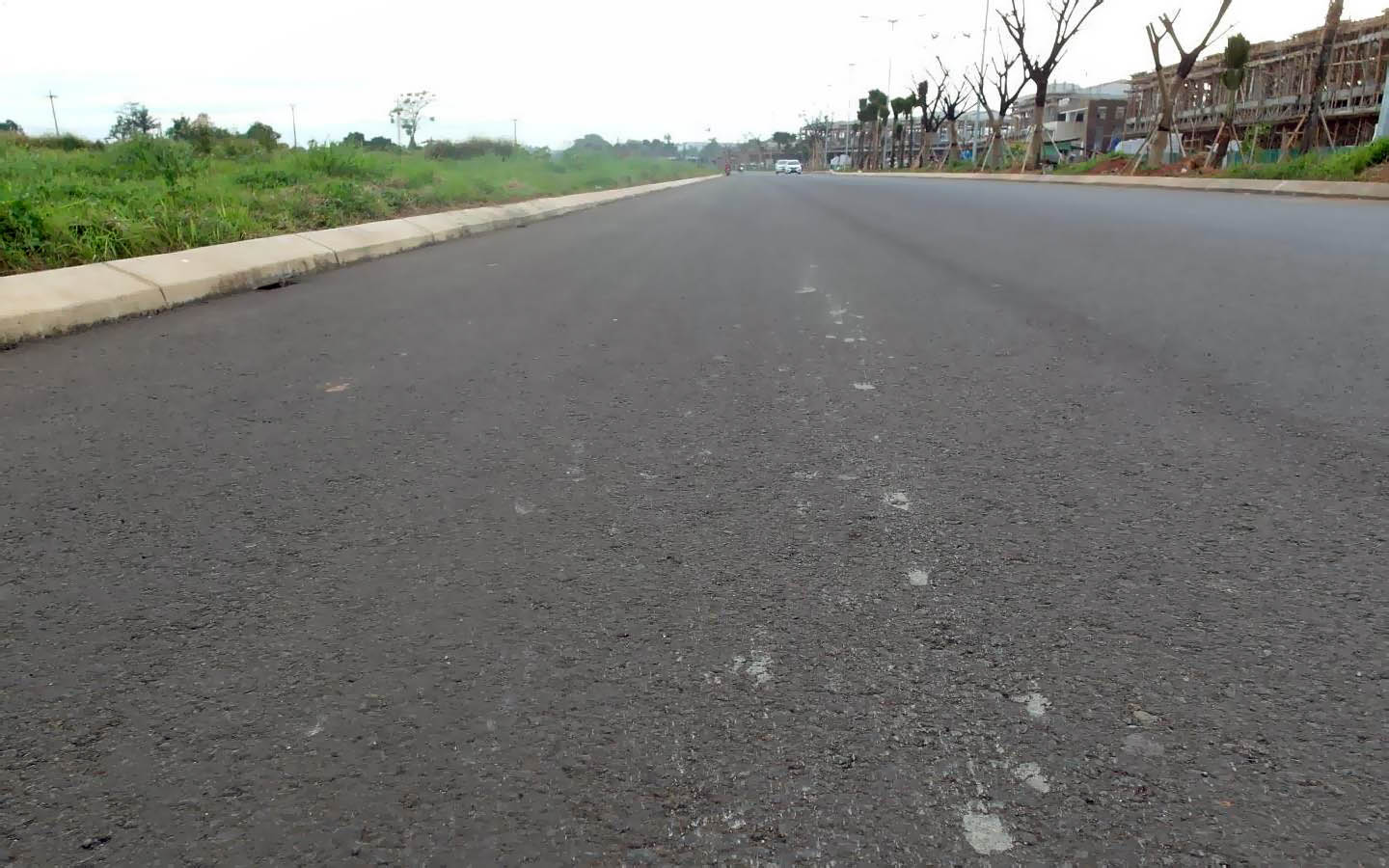 Pelebaran Jalan dan Saluran ROW 6