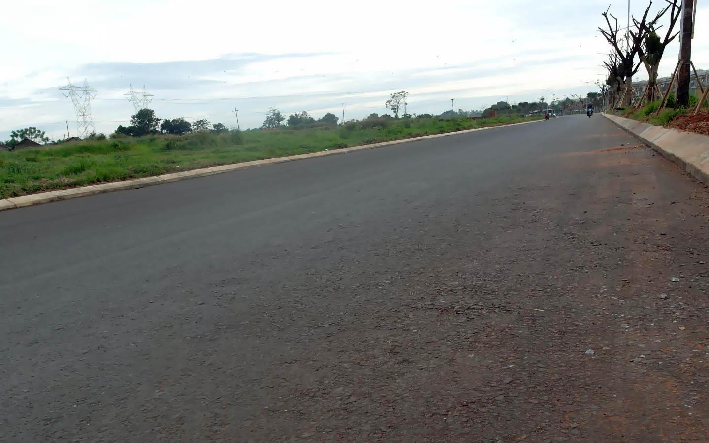 Pelebaran Jalan dan Saluran ROW 6